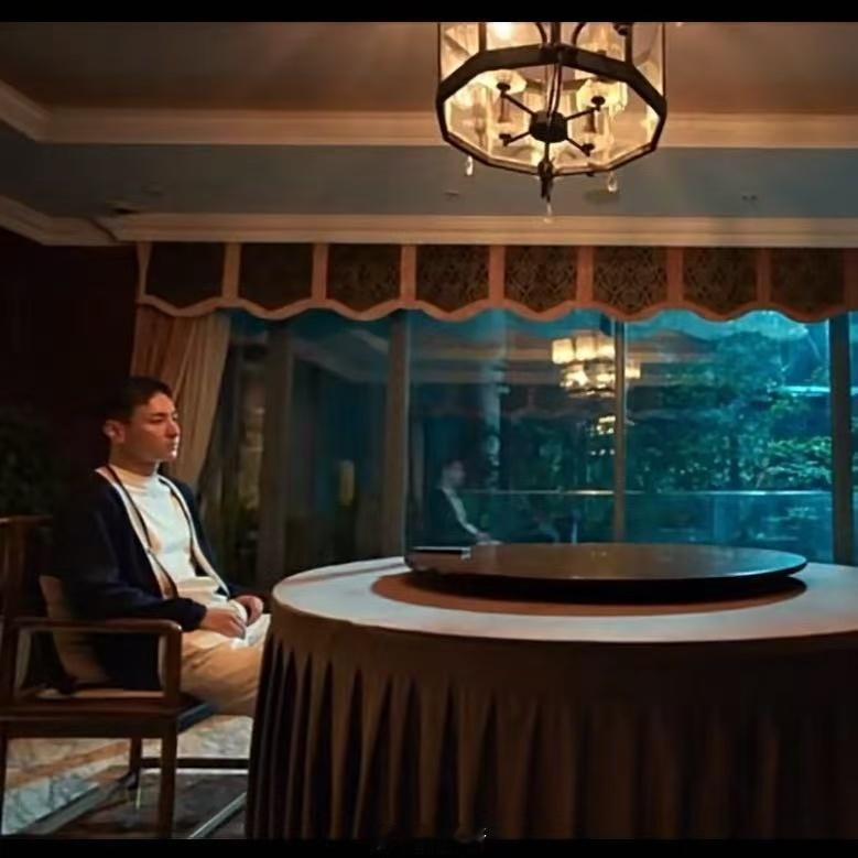 背锅女婿硬刚恶魔岳父电视剧人之初 吴国豪的伪善面具终于被最亲近的人撕开。徐志阳这