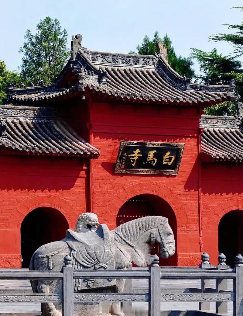 白马寺每天提供60多桶水供游客饮用冷知识：白马寺的白马驮经，可要比唐三藏的唐僧取
