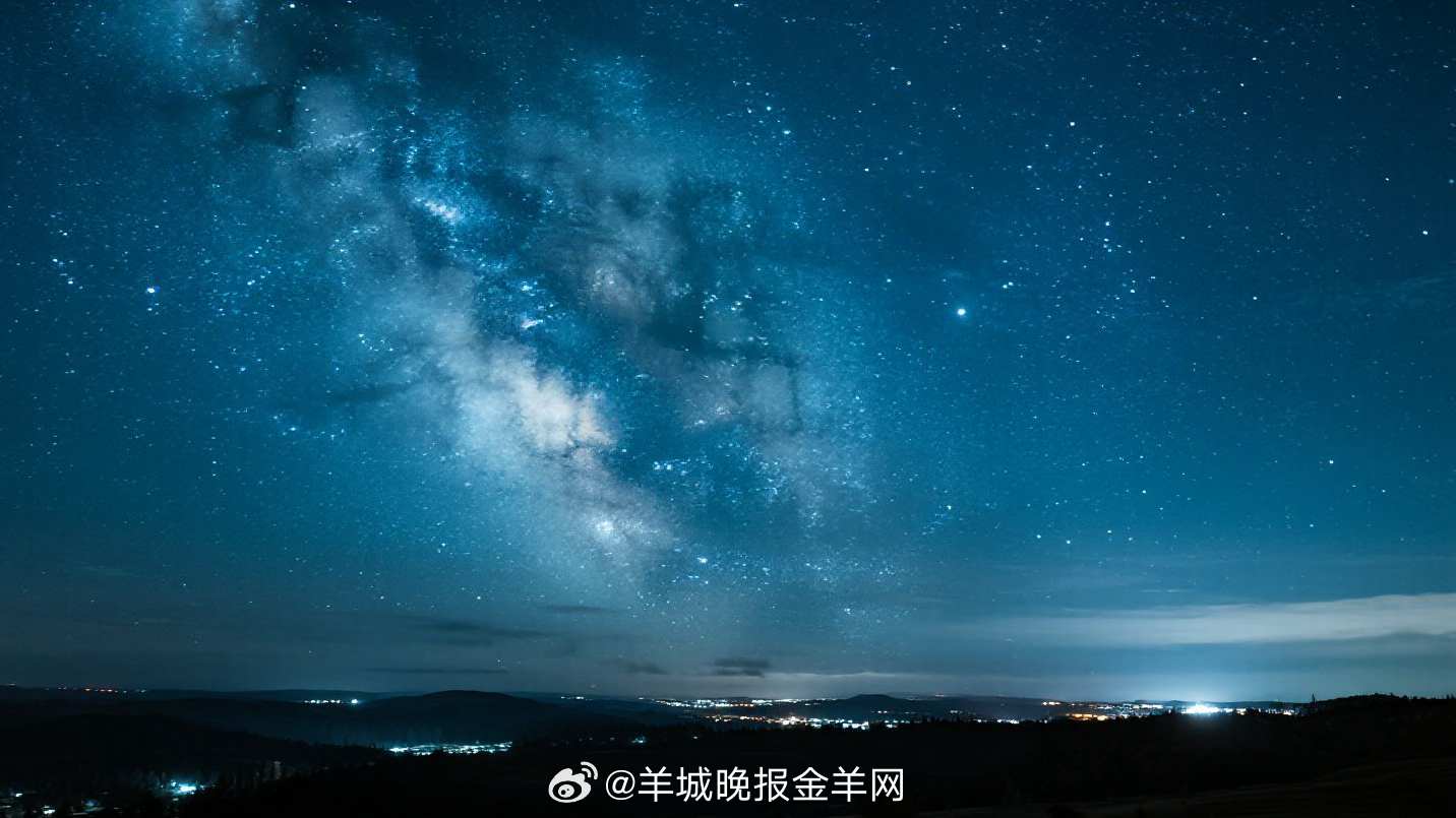 #晚安# 今天，不论有没有人陪伴，都别忘了好好爱你自己。爱自己，是终身浪漫的开始