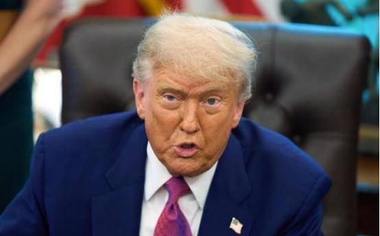 现在终于明白了，为什么特朗普与中国的贸易战突然熄火了，原来不是美国政府认输了，而