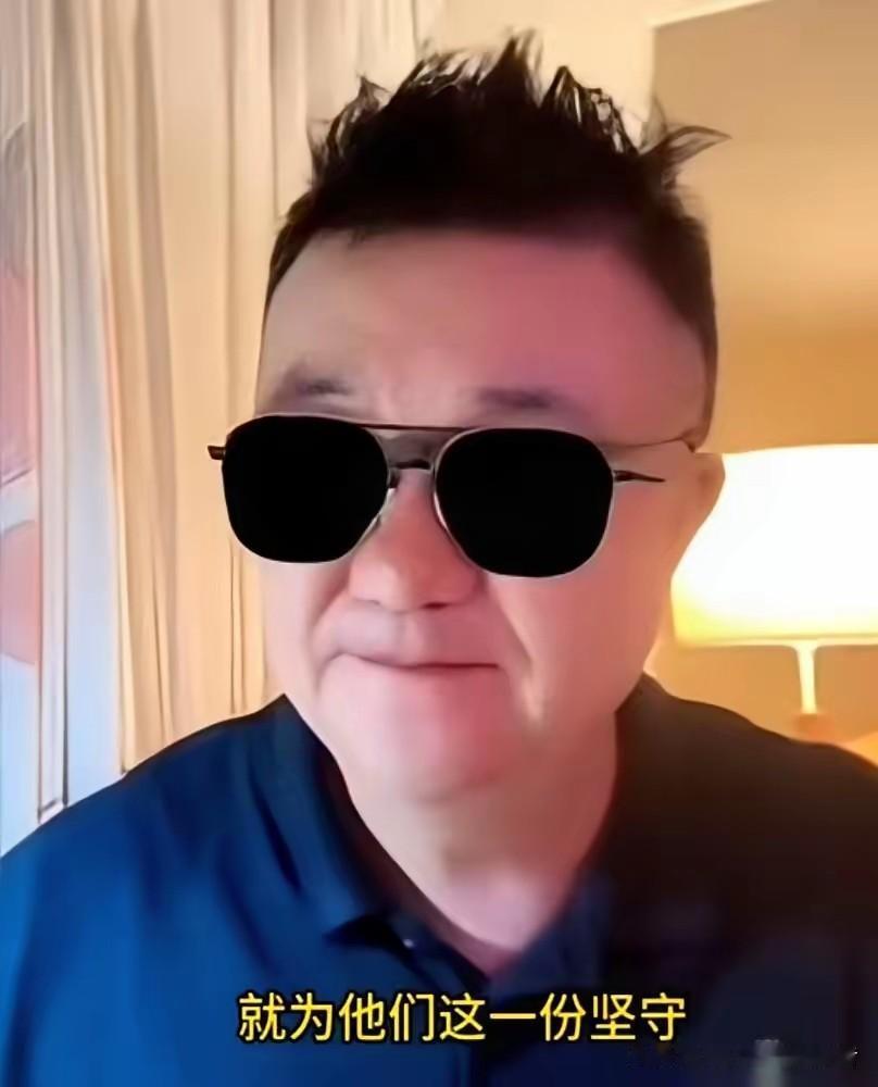 董路直播的时候，自己抖了个猛料。
他说，李铁刚进去那会儿，他发了条朋友圈，底下冷