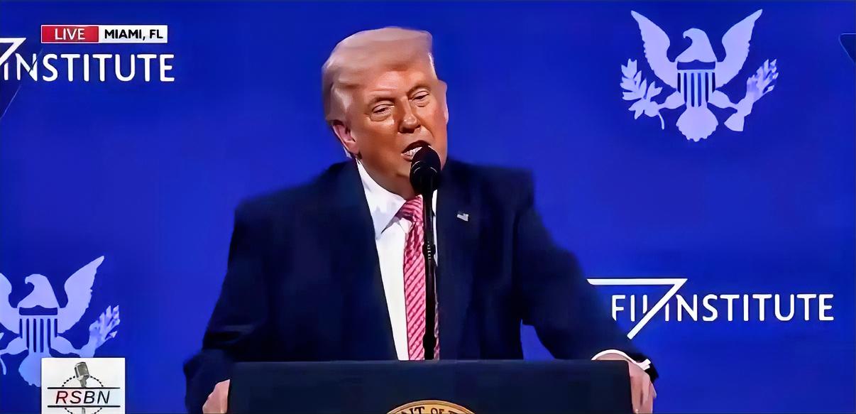 31日美国前总统特朗普在社交平台发布两条涉能源的争议言论 .

这番表态一出，立