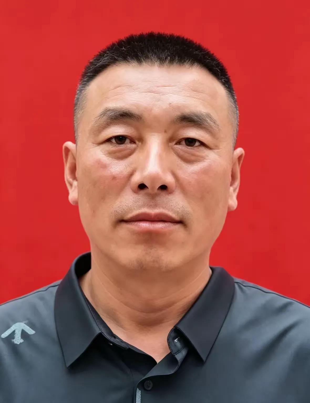 韩昌，1978年5月生，河北省张家口市张北县二泉井乡大堆行政村闫家梁村村民，平日