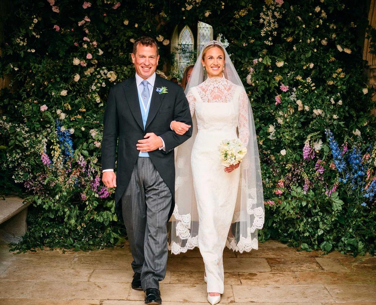 低调的二婚婚礼后两天，英国安妮公主的儿子皮特分别通过杂志<hello>以及时尚品