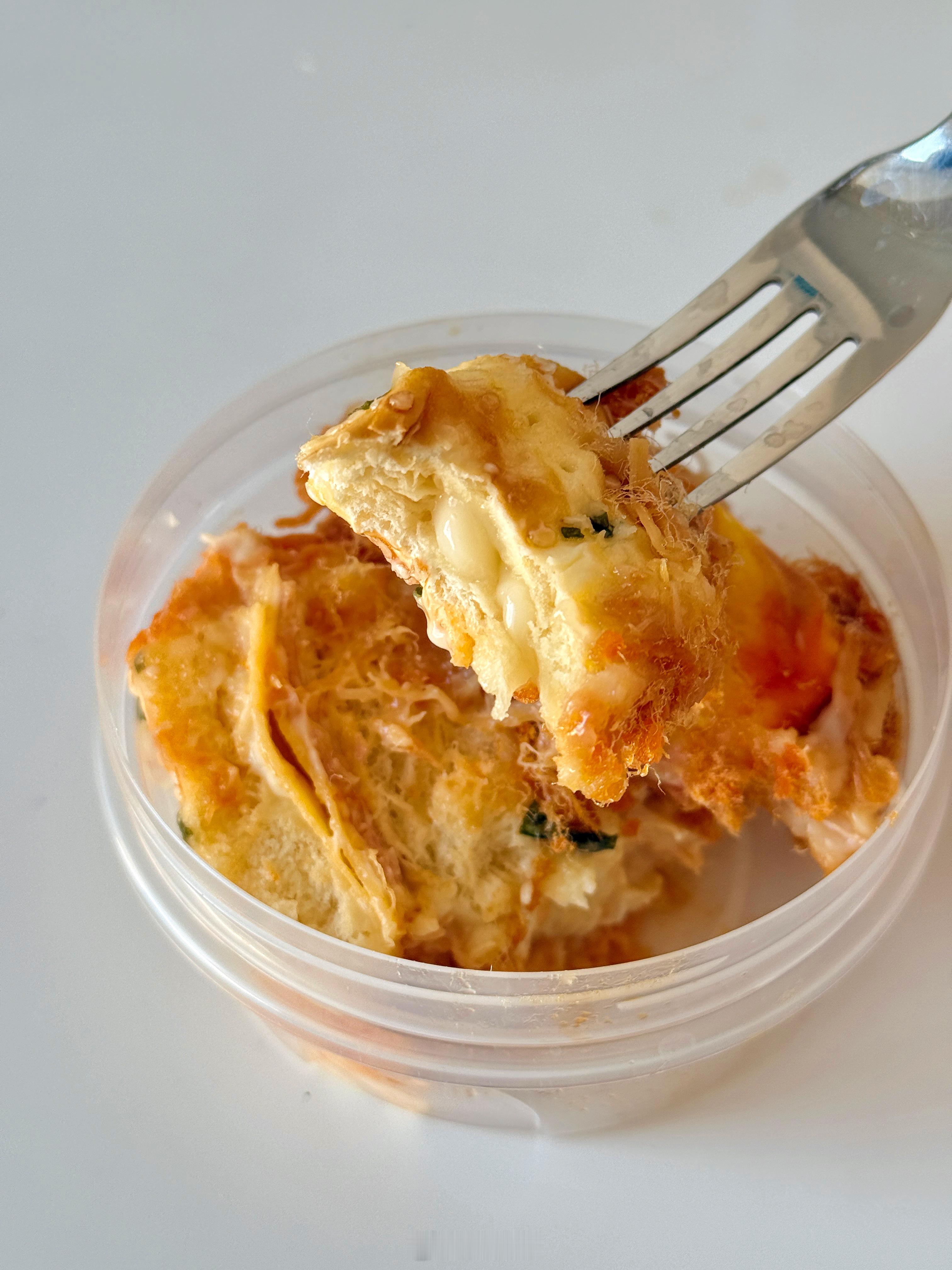 当大人真好，饭点前狂炫小蛋糕也不怕挨训了