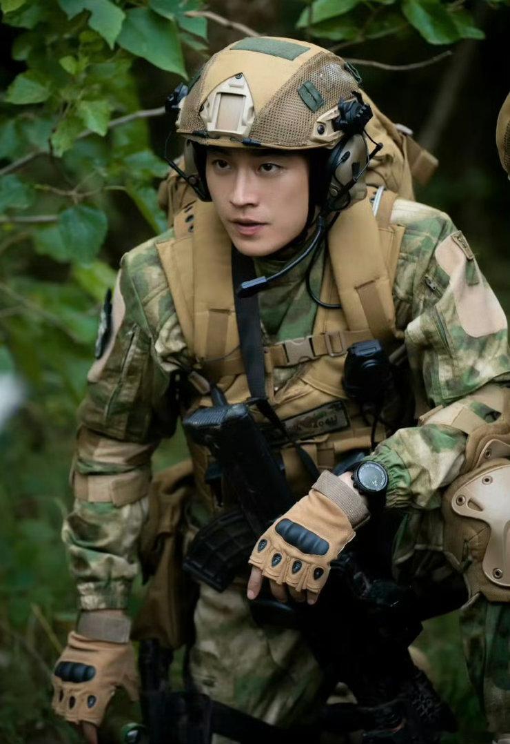 欧豪有自己的角色进化论欧豪又来当兵了🎬从《左耳》张漾到郭子剑，欧豪完成一次又一