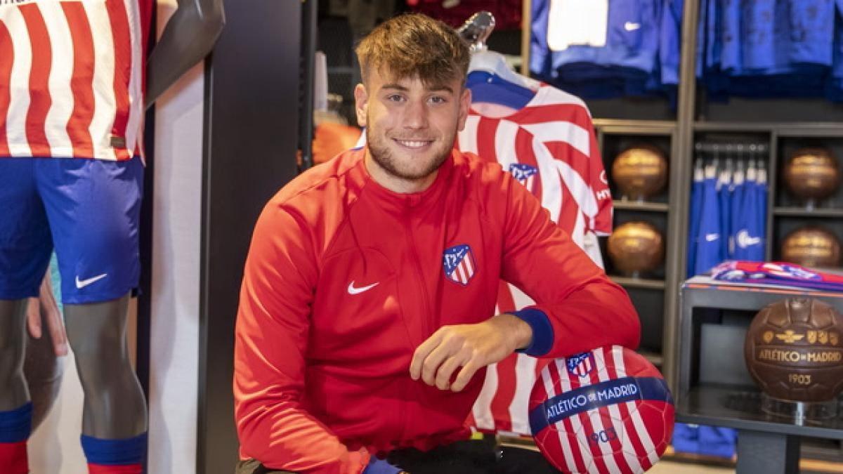 马竞考虑让科斯蒂斯暂时出任左中卫的位置。由于马竞现在已经没有足够的财力去签下汉茨