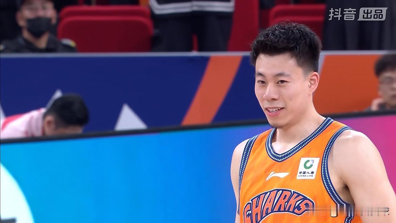 上海久事巨星张镇麟终于想开了！最近张镇麟在接受媒体采访时，聊到了外界的争议和质疑