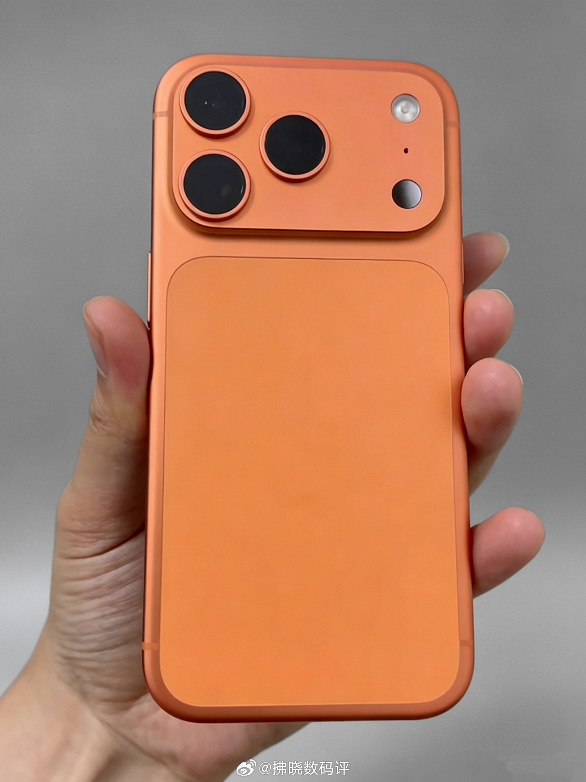 怕iPhone涨价的用户已紧急换新 哎，这不是正中下怀吗？历年果子的秋季新品发布