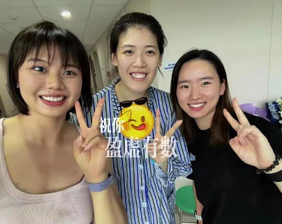 李盈莹无缘女排亚锦赛和亚运会。
李盈莹发文称，
因心脏出了状况，
经治疗，已经是