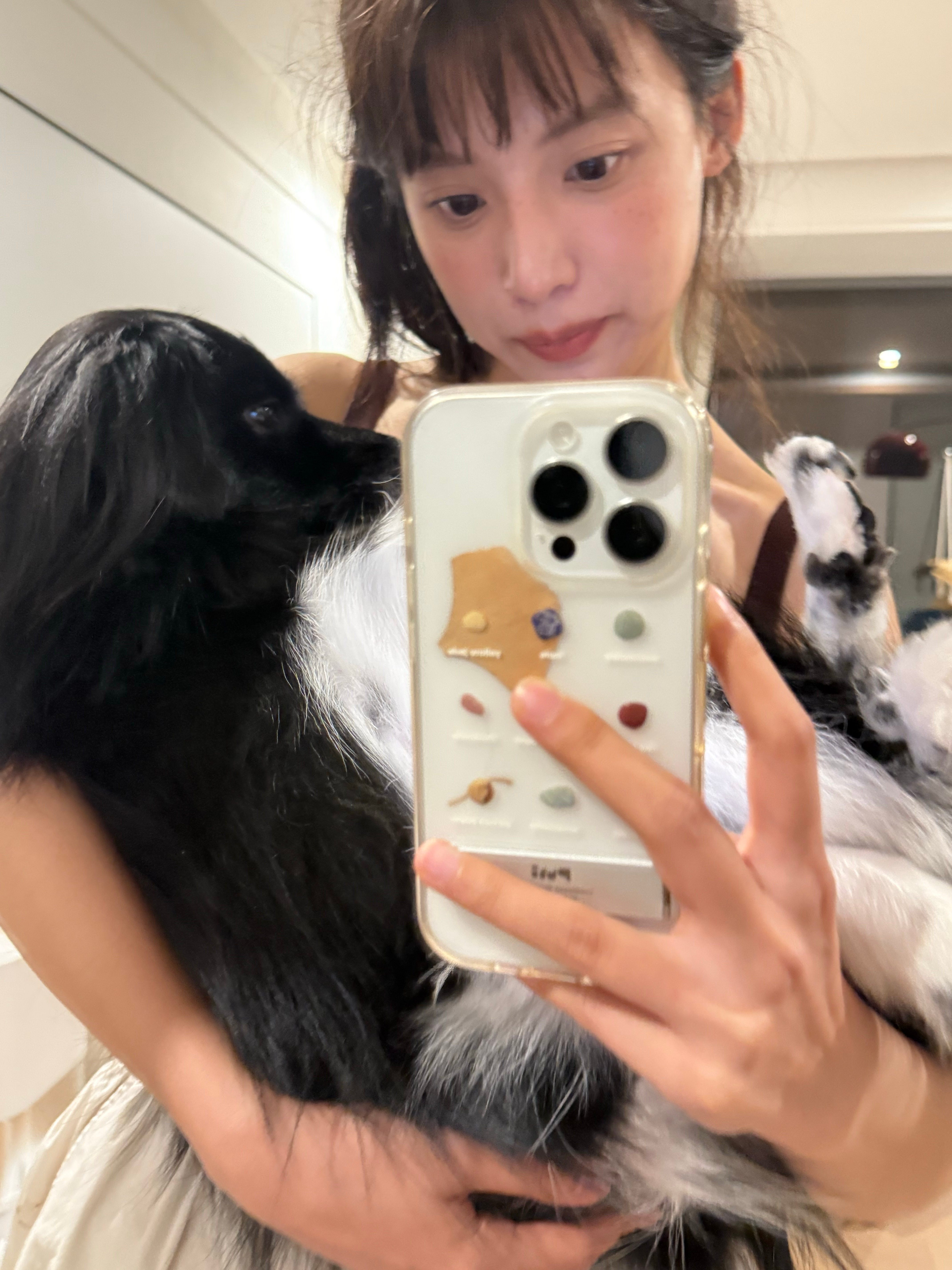 落在身上的目光太重了我忘记自己有没有从那里走出来也忘记自己要去哪儿有时开阔 往往