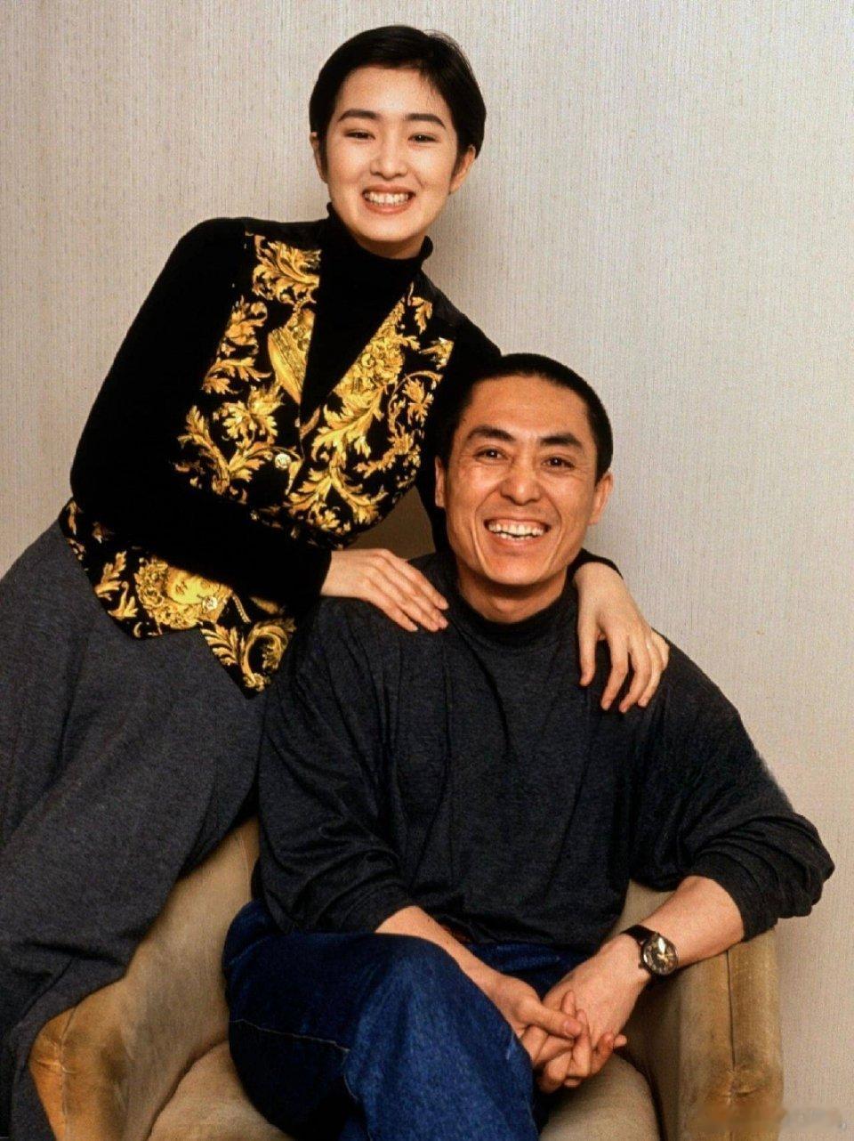 张艺谋巩俐早期情侣写真  老某子年轻时就显老 ​​​