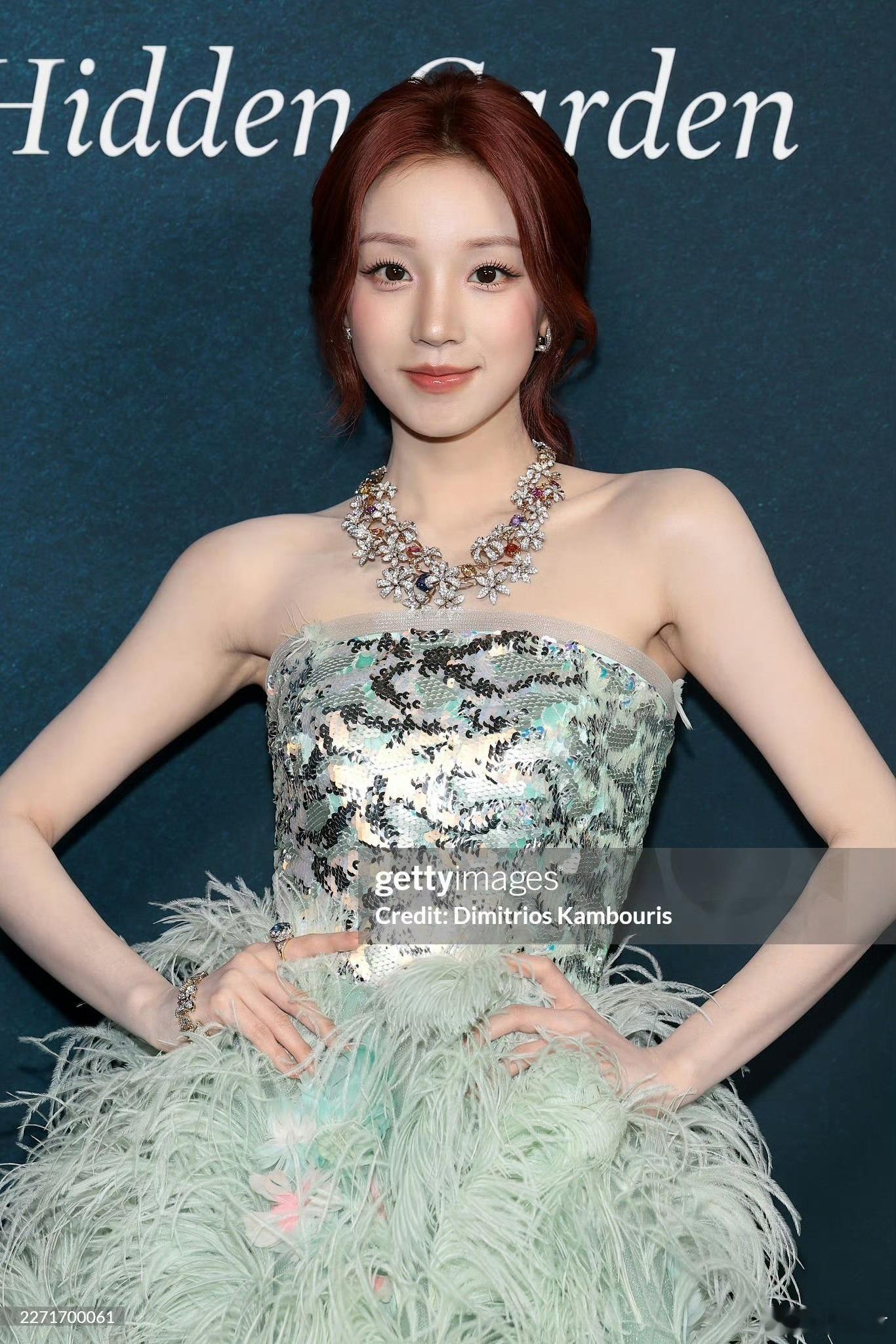 宋雨琦G社怼脸生图 谁被宋雨琦G社怼脸生图圈粉！生图美到像精修，稳稳扛住镜头，美