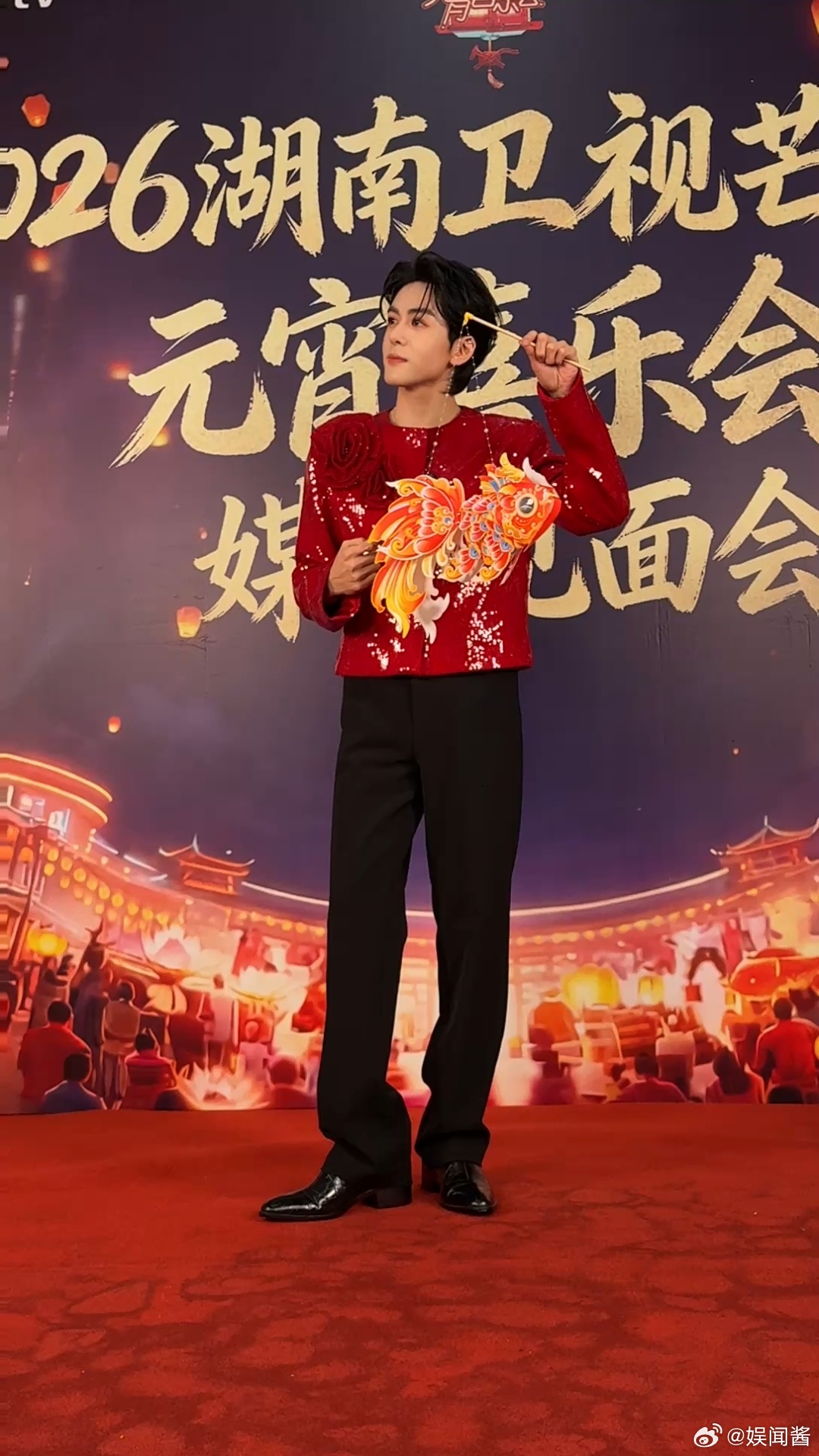 曾舜晞长腿屏幕都放不下了曾舜晞此男身材比例应在我之上其实已经偷偷品味帅照很久咯湖