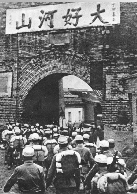张家口保卫战后，郭天民上将为何宁愿降级，也要“跳槽”到二野？
很多自媒体只把这件