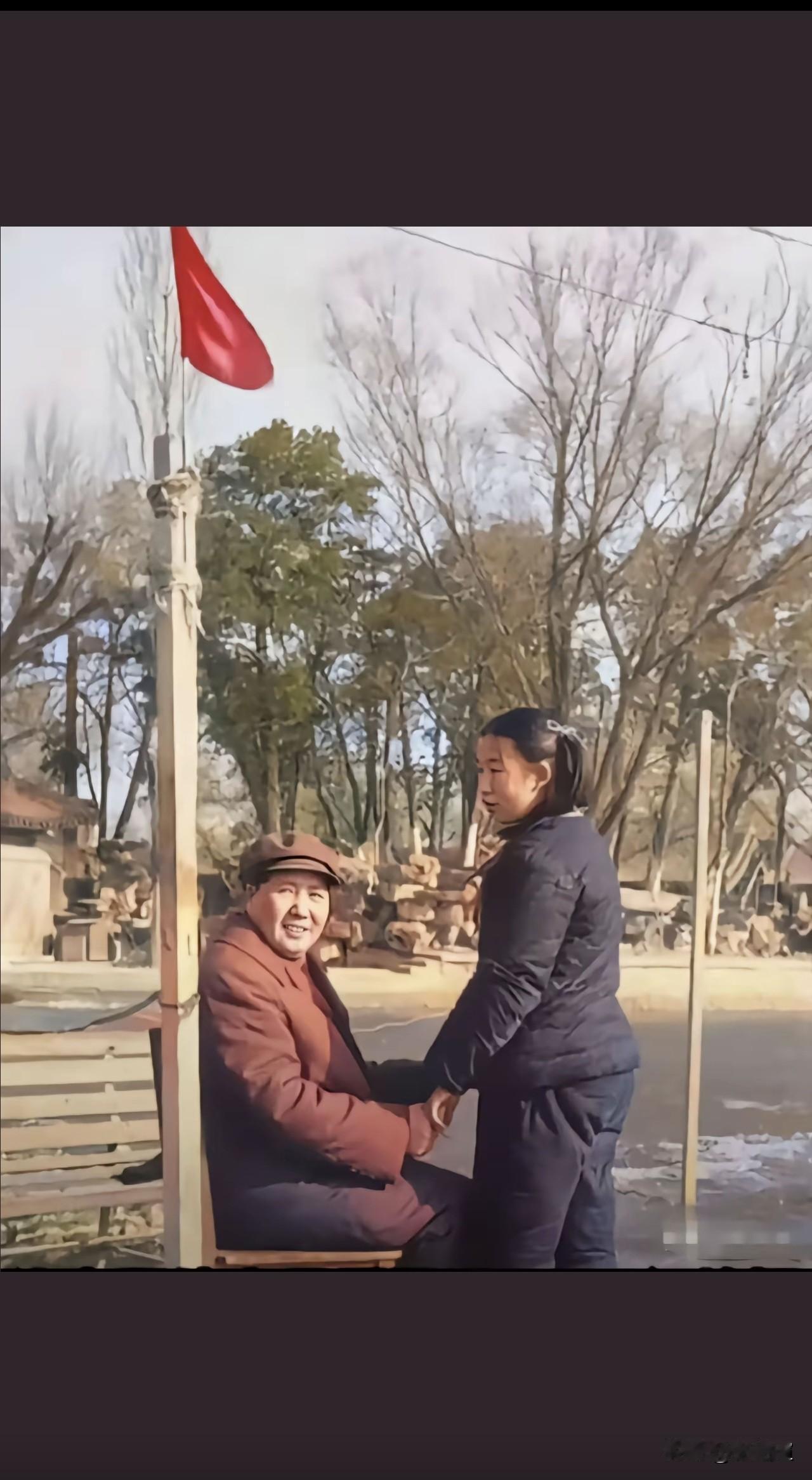 这一幕朴素的家庭场景，折射出伟人深厚的家国情怀。