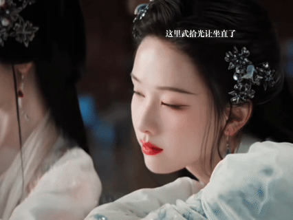 陈都灵活在角色里而非镜头里陈都灵背景板有效出演 陈都灵不靠抢镜也能出彩，在角落都