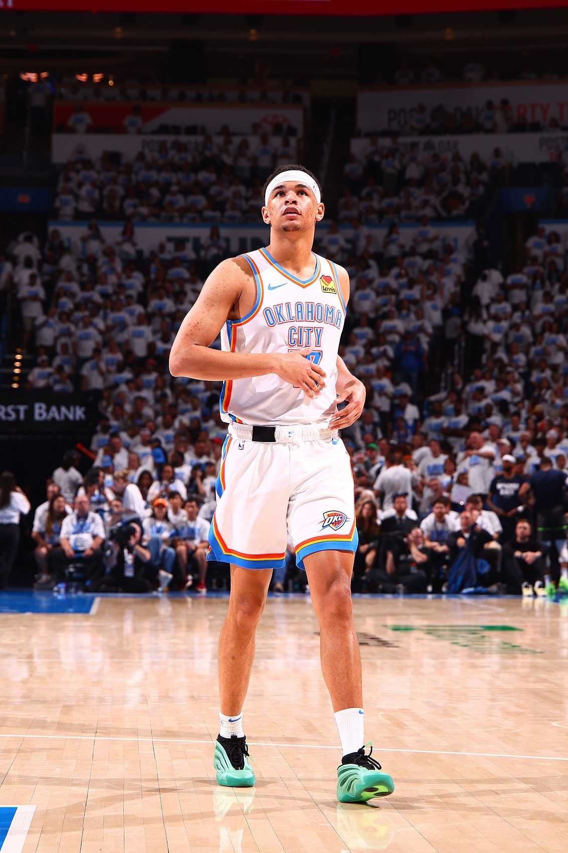 Evan Sidery报道，雷霆计划打包吉昂价值660万美元的到期合同和一个未来