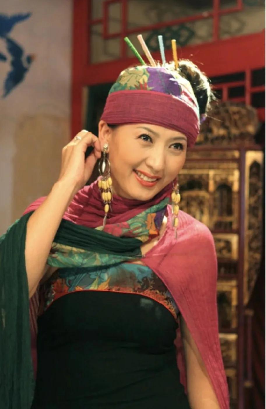 要不说还是要多读书呢！
看了闫学晶翻车以后，再去看他的儿子，
两个人之间的文化素