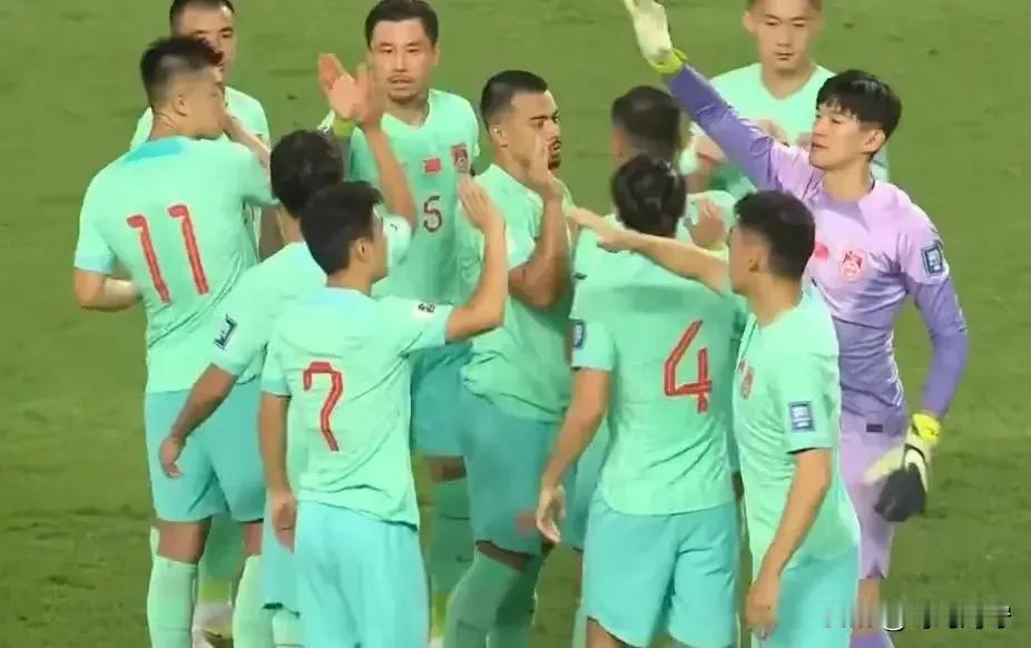 大胆猜测:今晚热身赛国足3-1胜阿曼我说的[大笑]
比一比谁猜的准评论区见分晓！