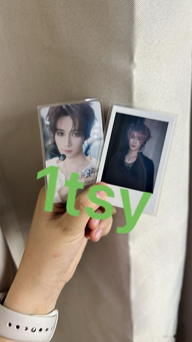 上海换小卡 粉毛➕普卡换无袖 二换一 可补差 可以换的宝贝可以在plq留言 我赞