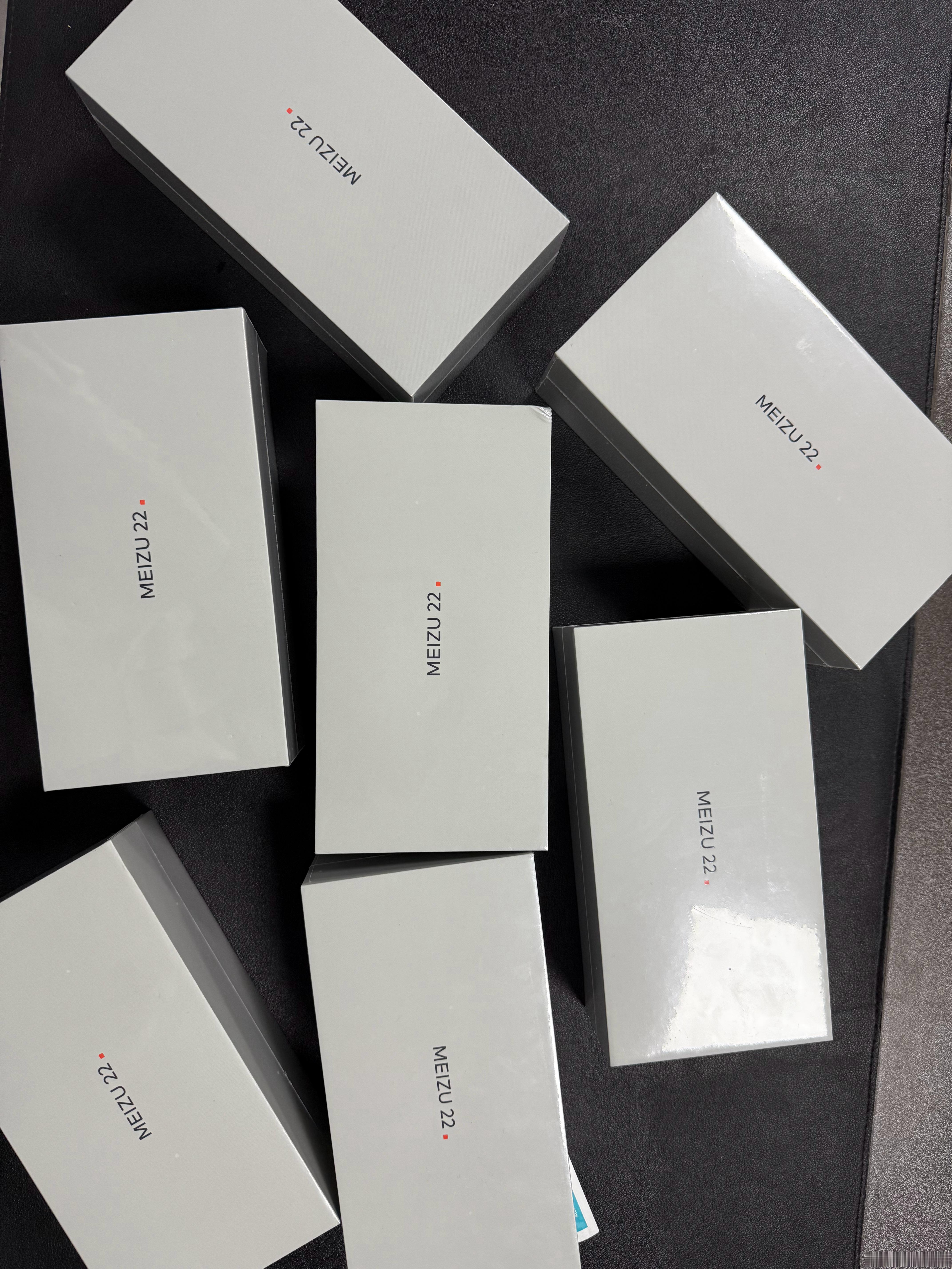 魅友们来集合，魅族22  16+1TB白色，特惠价，全新未拆封未激活。全国联保一