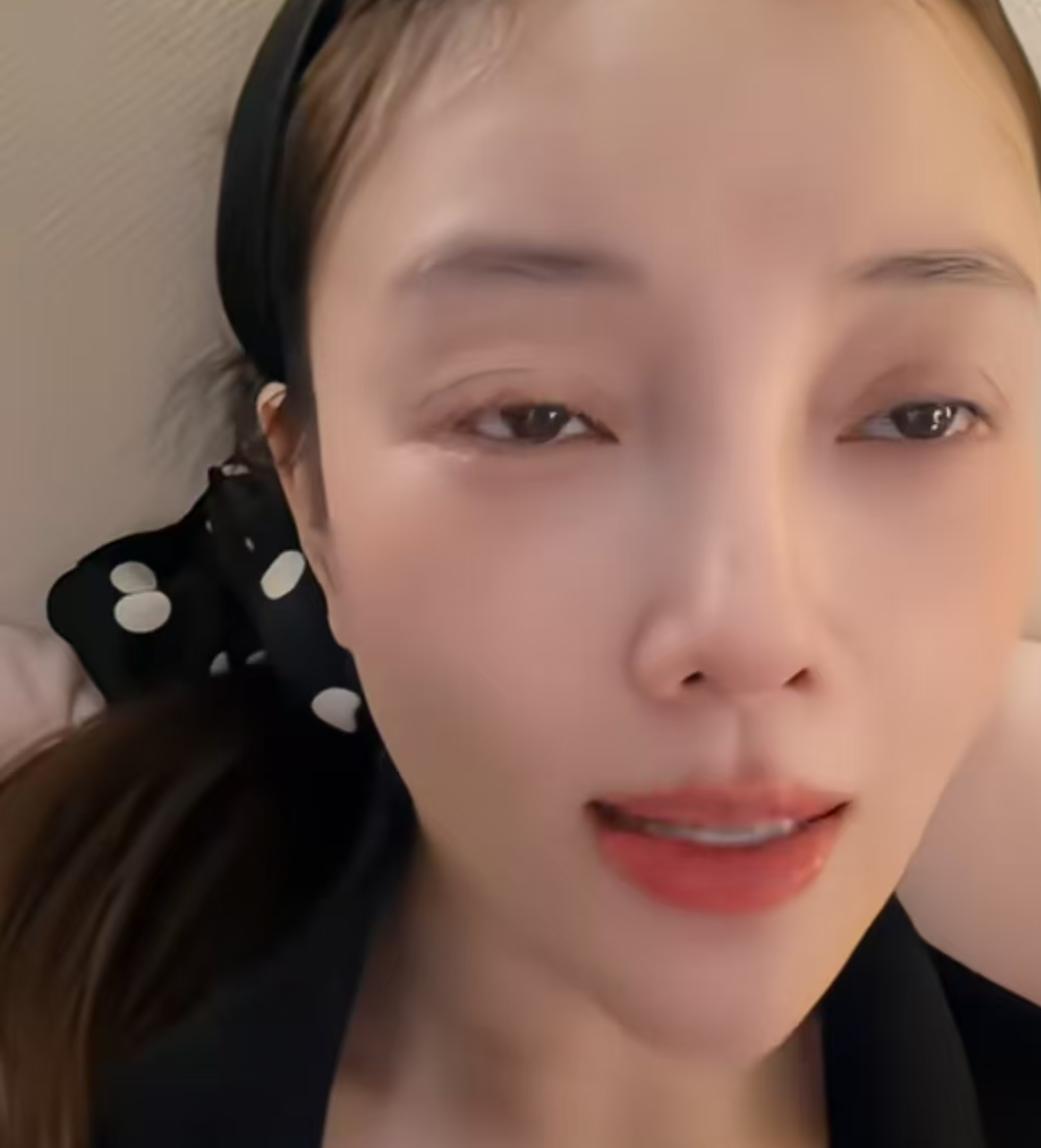 其实李小璐还是能够翻盘复出的！可惜的是她就是不去做，不知道她到底怎么想的，事情过