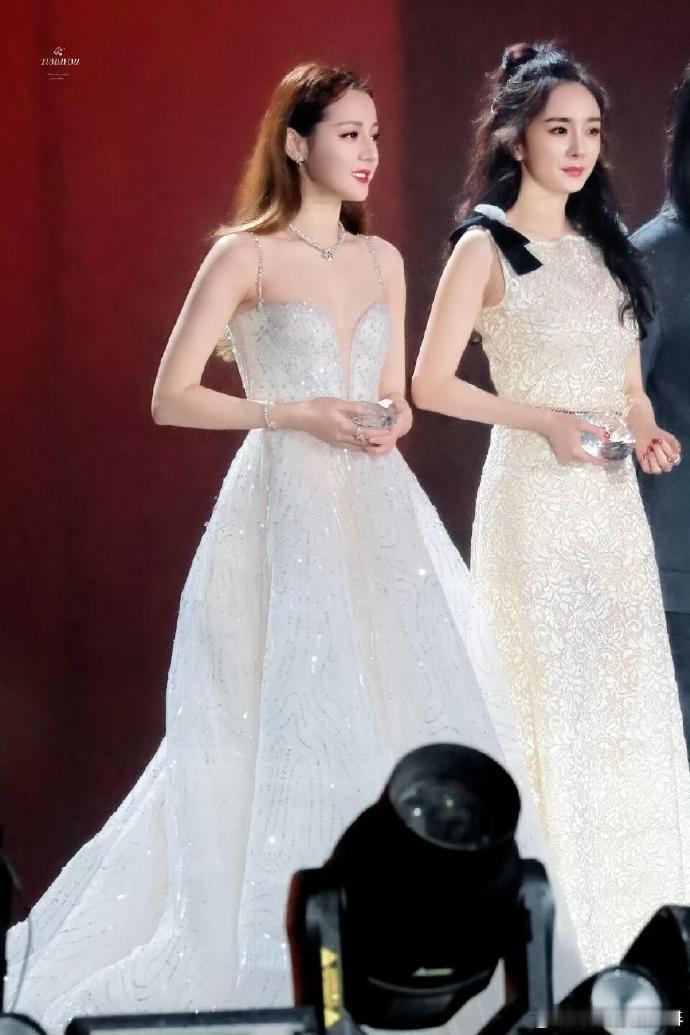 杨幂站姐拍的内娱群像杨幂见证了内娱顶流更迭内娱群像大赏来啦！站姐用镜头记录下不同