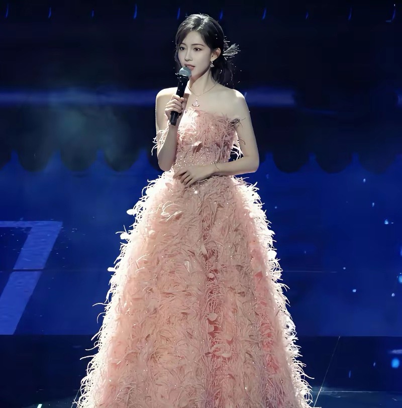 孟子义人不在浪姐，浪姐皆是我的传说。谁懂啊，孟子义都快成为浪姐的形容词了，唱得不