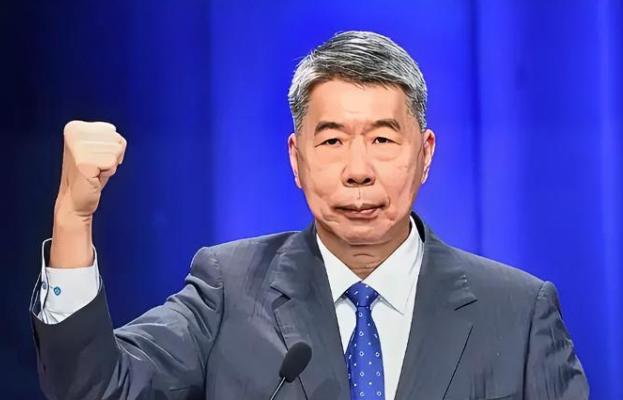 就在刚刚

5 月 9 日，张亚中直接公开发声炮轰国民党高层，还直言喊话郑丽文，
