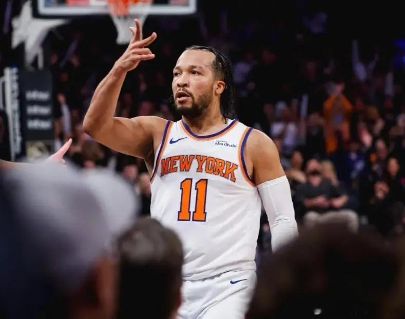根据ESPN薪资专家Bobby Marks发文，尼克斯和布伦森之间的续约问题，逐