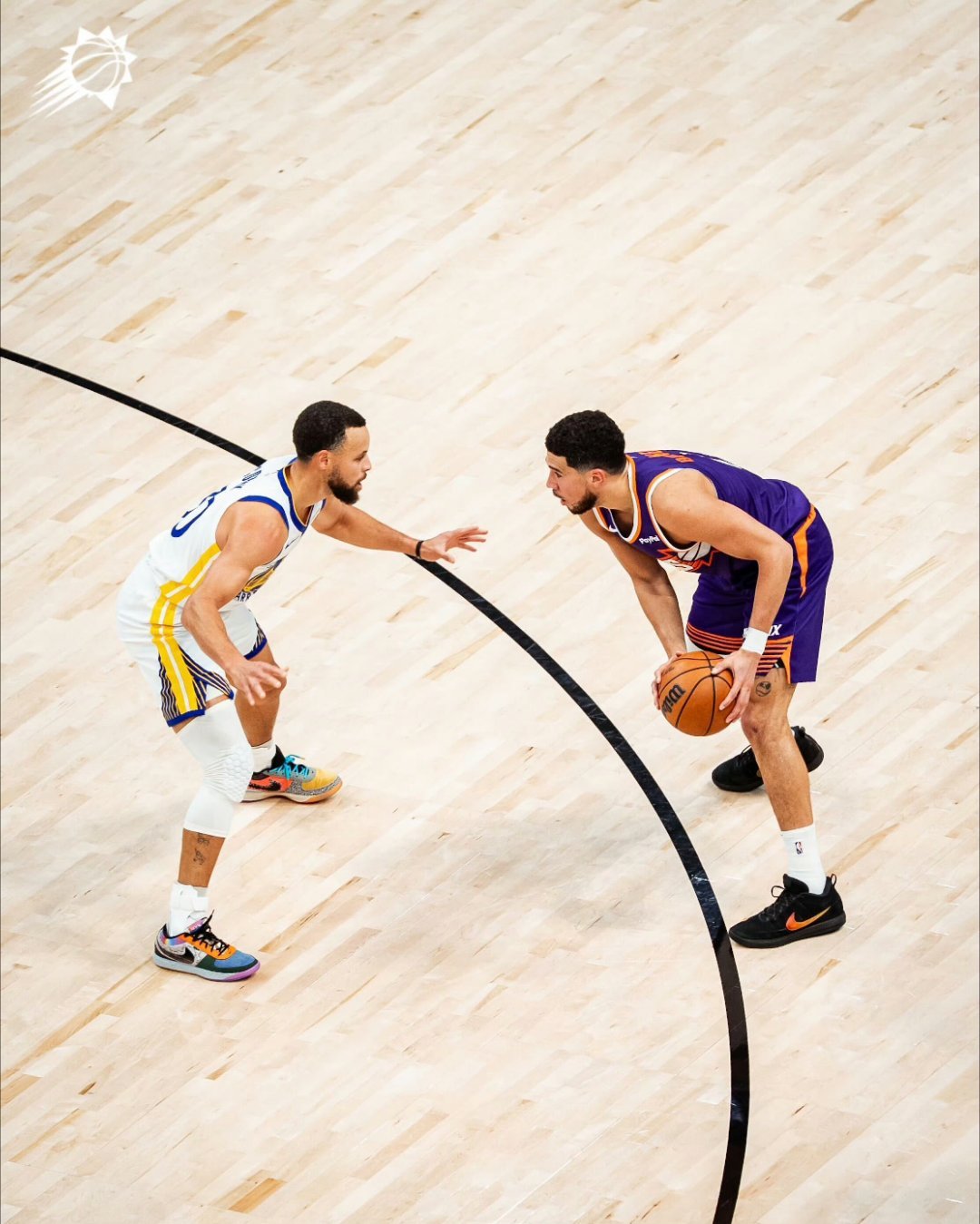 布克上半场属实是拉完了，7中1，但在第三节他来了一波小爆发，单节拿到13分。赛后