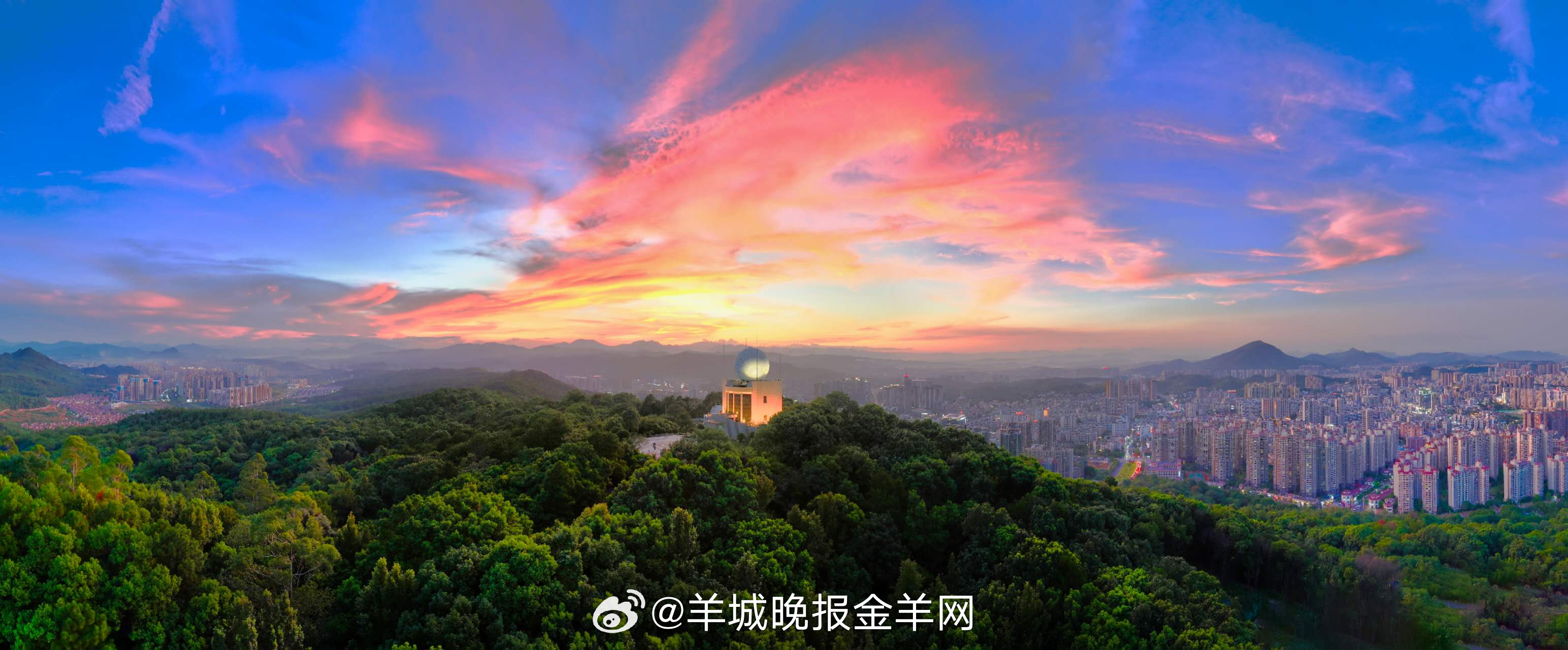 晚安 一天的奔波结束了，此刻只想蜷在被窝里。什么都不用想，让身体放松，睡个安稳觉