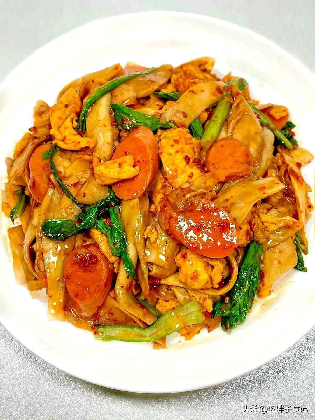 🥘低卡“炒面”——杏鲍菇的神仙吃法！😋

家人们，你们快去试试杏鲍菇的这个做