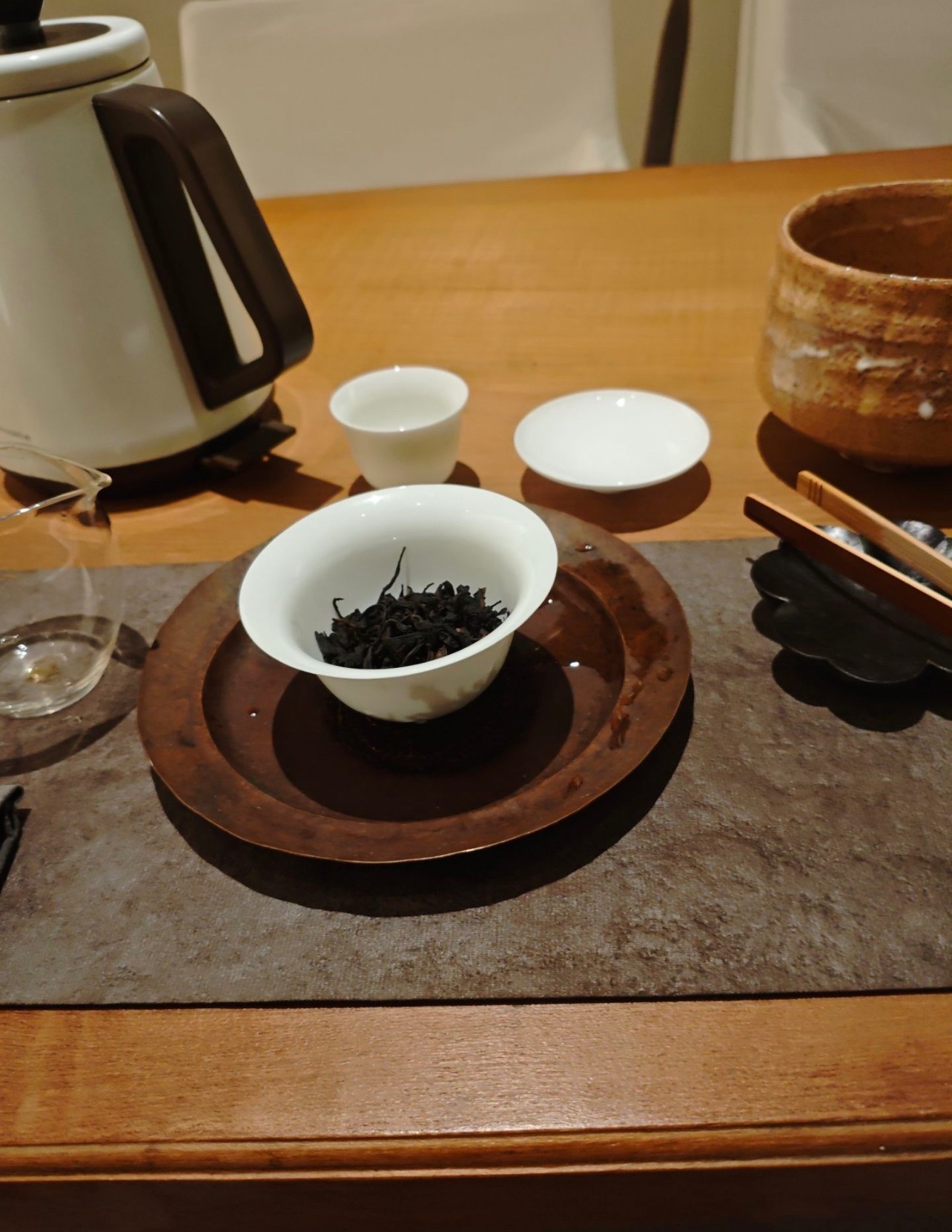 茶道  对茶人说，春日里的阳光和雨露，都藏在了这一杯春茶里。 