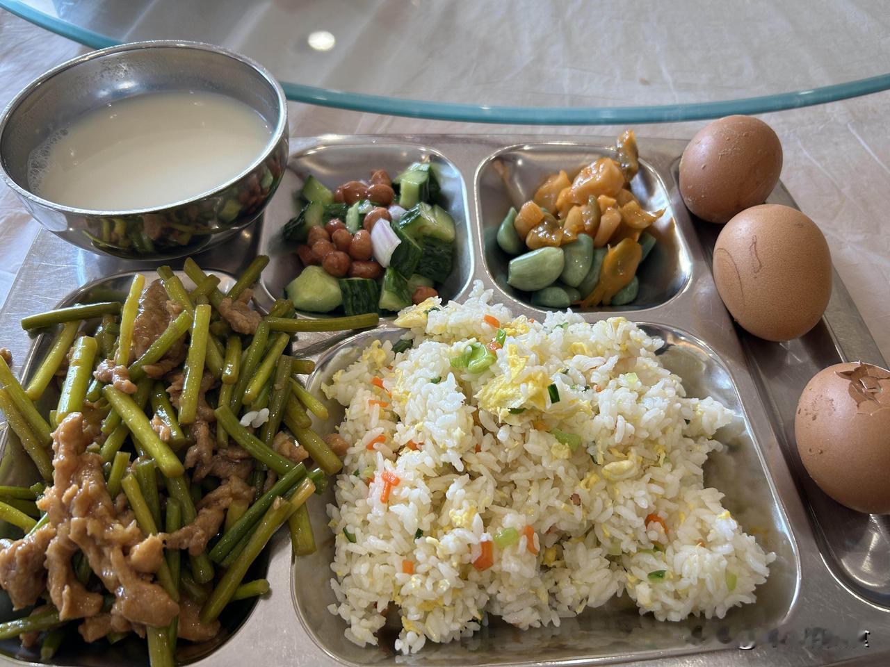 减肥一个月，胖了30斤，血压高了
越减越肥，今年2月份减的，坚持了3个月，从6月