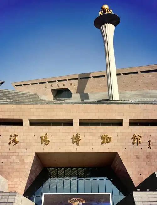 真挖到传国玉玺了吗？为什么洛阳博物馆突然宣布闭馆一年？
 
 
最近洛阳博物馆闭