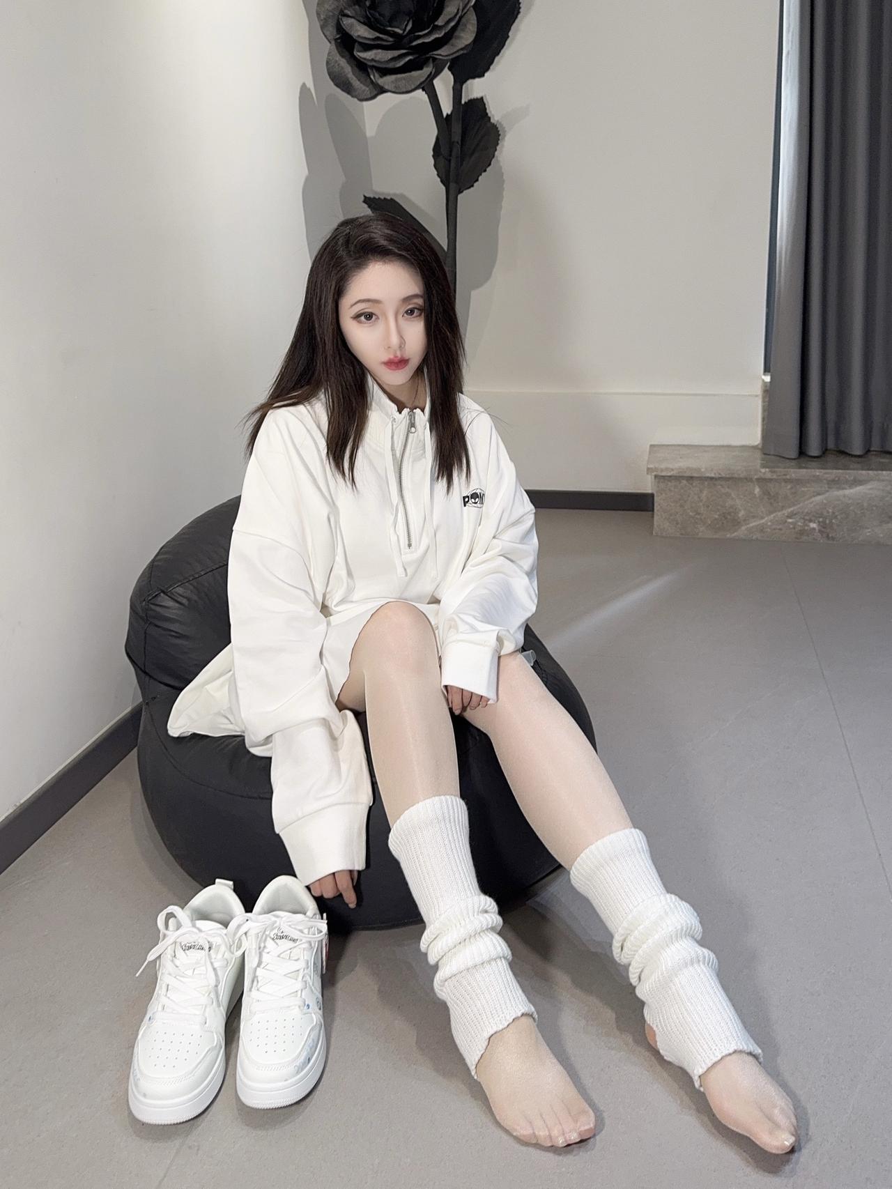 还说不喜欢？ootd穿搭  秋季穿搭 板鞋穿搭 白色系穿搭