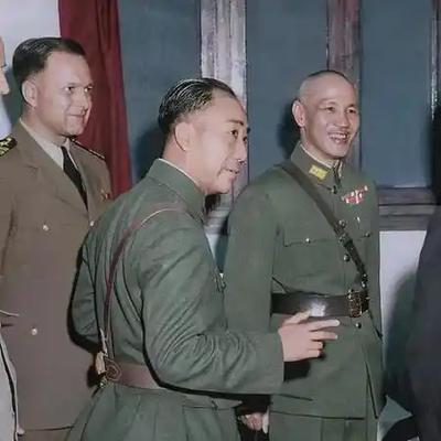 1946年3月，在北平住院的杜聿明准备割去的左肾，戴笠突然前来探望。当时的戴笠非