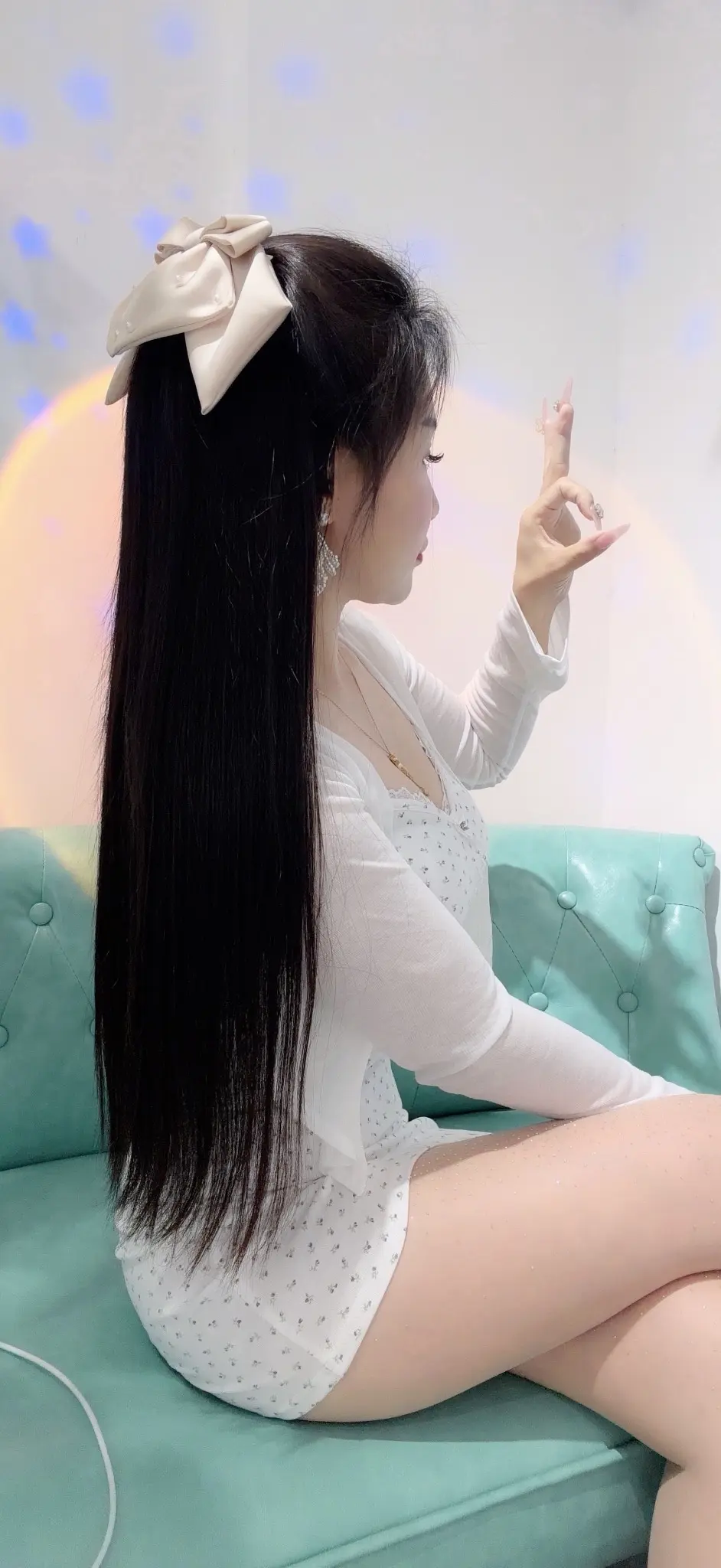 希望在不声不响的日子换来一个好的开始，不求事事圆满，只求事事顺心。