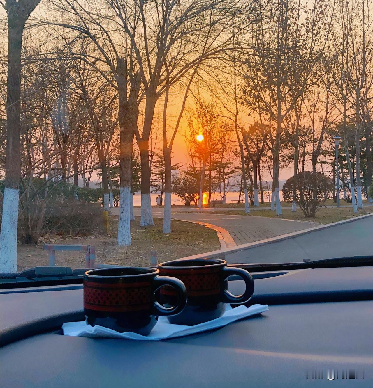 今天，我也试着和素老三一样，事实证明一天写6篇头条，并没有卵用，还不如精心耕作一