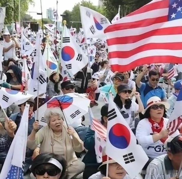 其实美国人骨子里都清楚，中国无论武器进步多快，先进到什么程度都不会主动攻击美国本