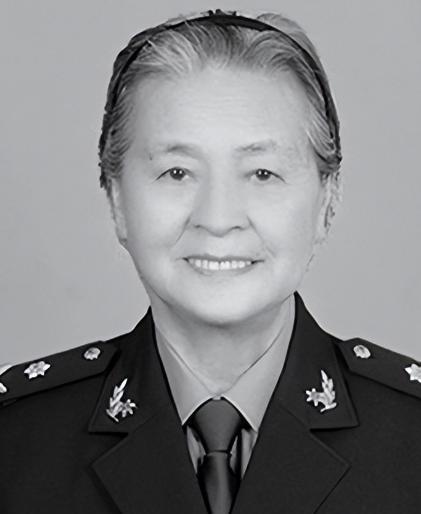 1972年，47岁的陈菊梅在取掉扁桃体和割掉阑尾后，又不顾众人的劝阻，坚定地对地