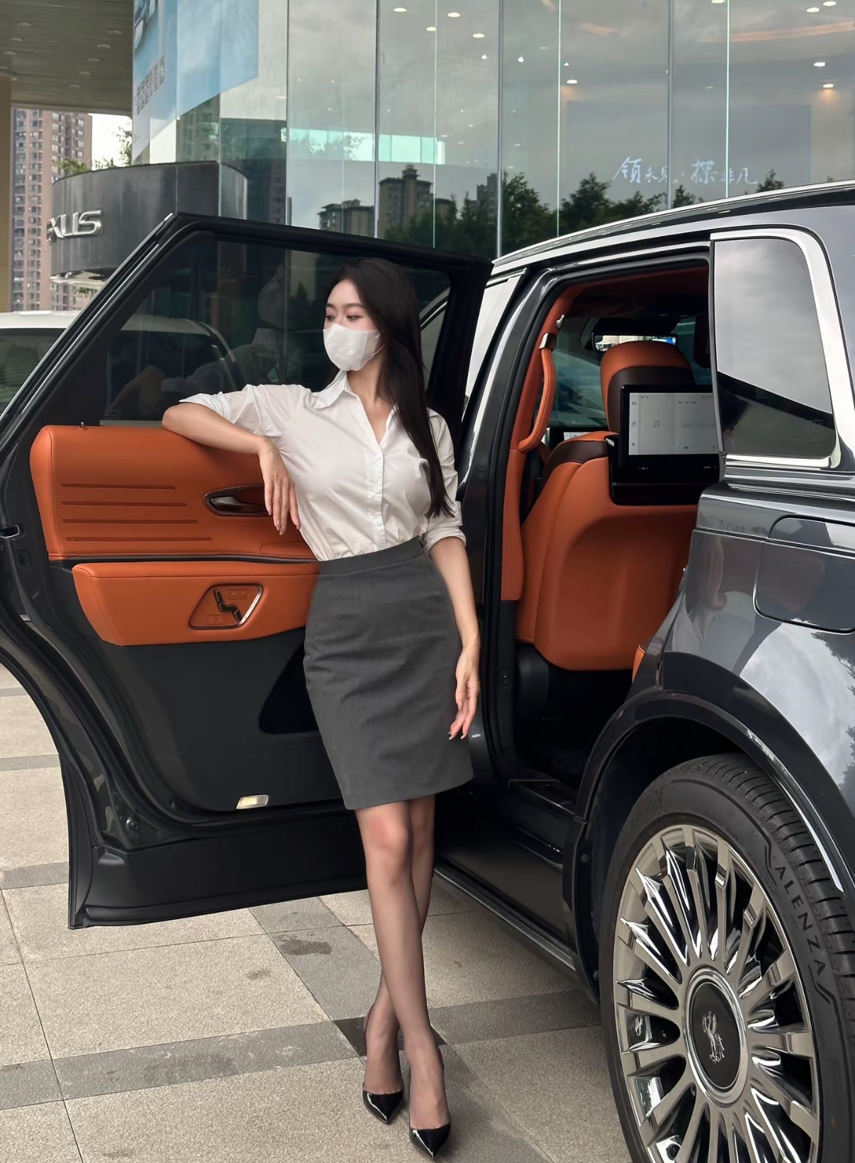 黑丝白丝不如雷克萨斯 ​​​