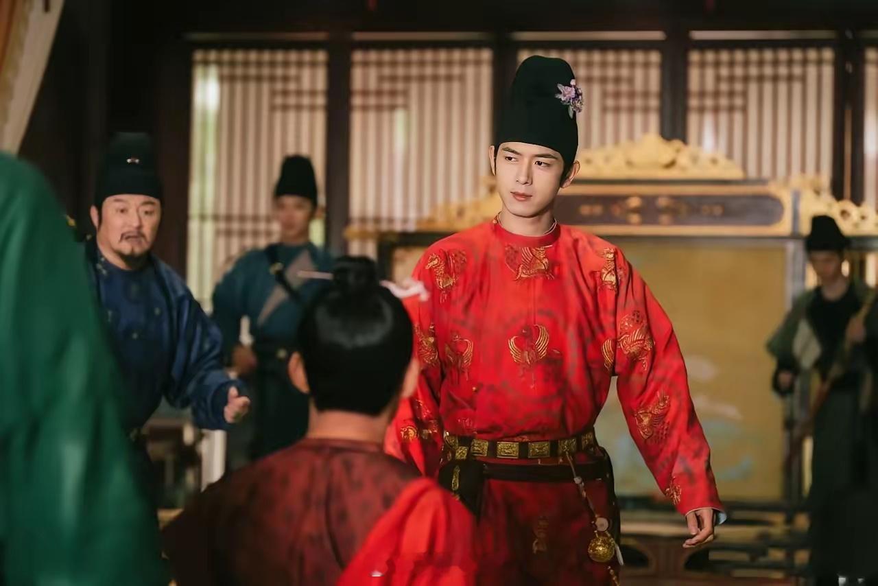 《国色芳华》何惟芳一觉醒来，发现自己满院的牡丹都被公公拿去巴结权贵，而这巴结对象