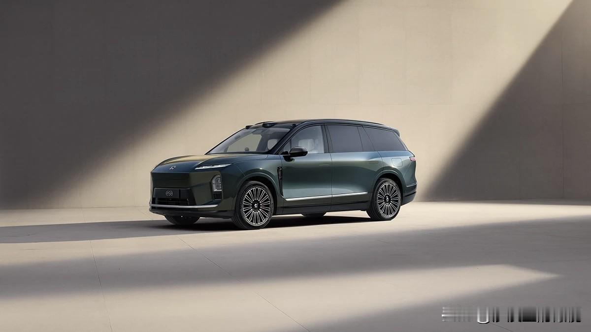 26年SUV怎么买？记住这个黄金排序
蔚来E8杀疯了！上个月以2.2万辆疯狂销量