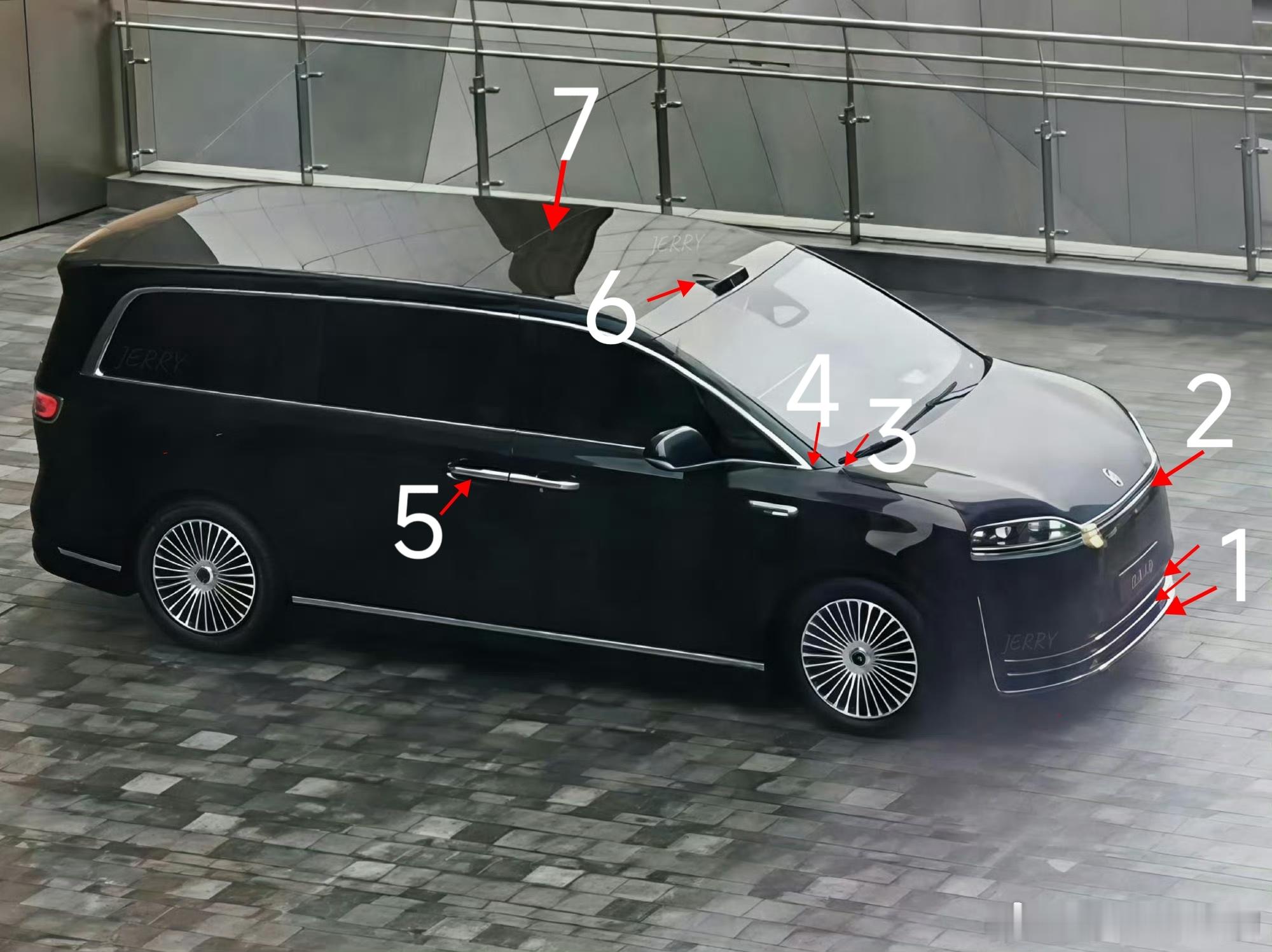 智界V9来了几个关注点1.下格栅三条横杠2.灯下方是光影还是有一个镀铬？3.机盖