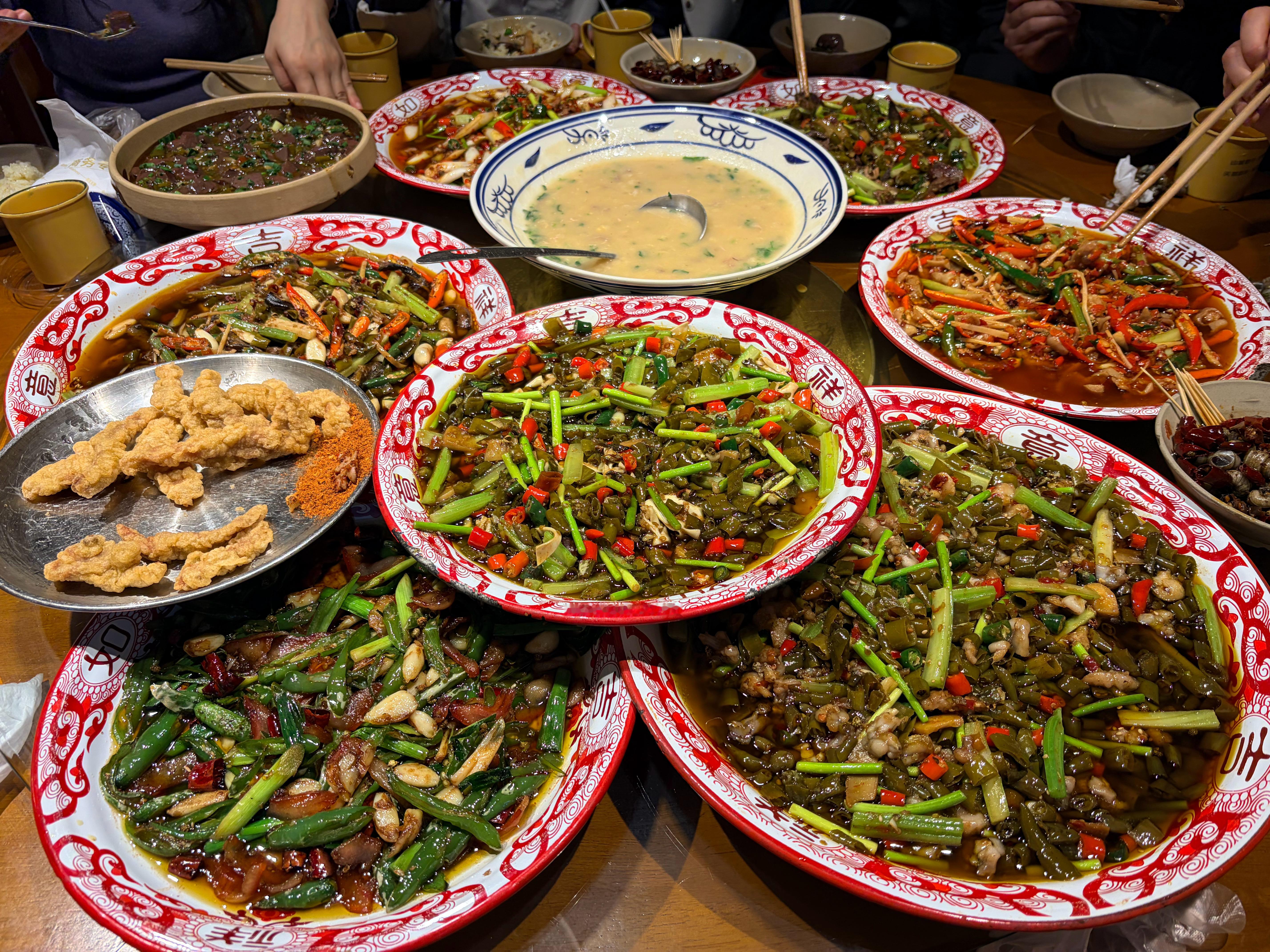 随便吃点辣椒。