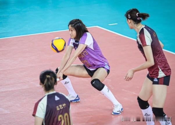 孟子旋今天宣布退役，回顾她职业生涯的主要比赛战绩，还是很辉煌的：
▲ 联赛：
2