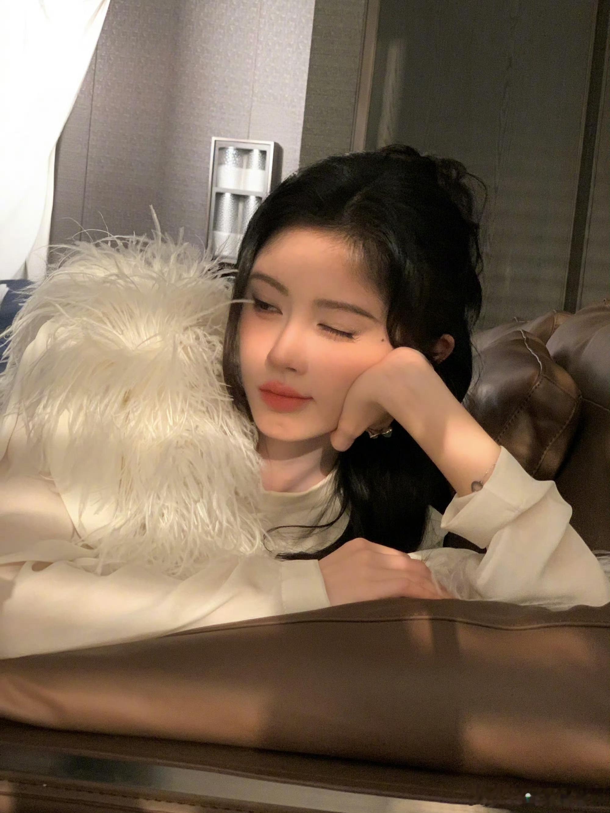 鞠婧祎 jjy 鞠婧祎苏绿夏 “我说我爱你 于是风替我耳语”𝑰 𝒔𝒂𝒊?